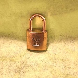 Louis Vuitton Lock No 332 NO KEY